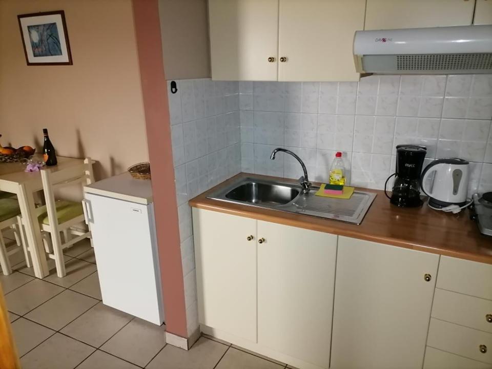 Kydoni Apartments And Studios Agia Marina 외부 사진